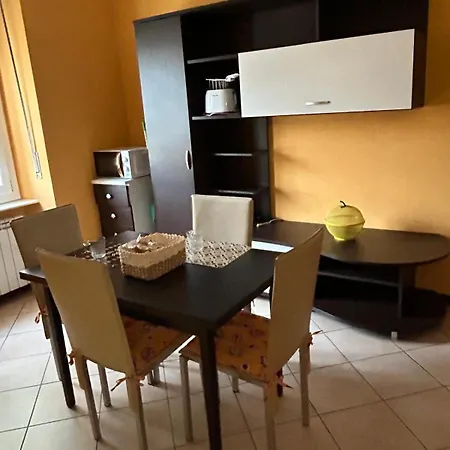 Casa Di Amalia 14 Daire Biella